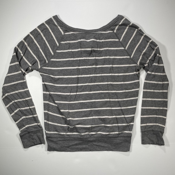 Abercrombie & Fitch Women’s Boat Neck Long Sleeve Gray & White T-Shirt Size S - Picture 2 of 5